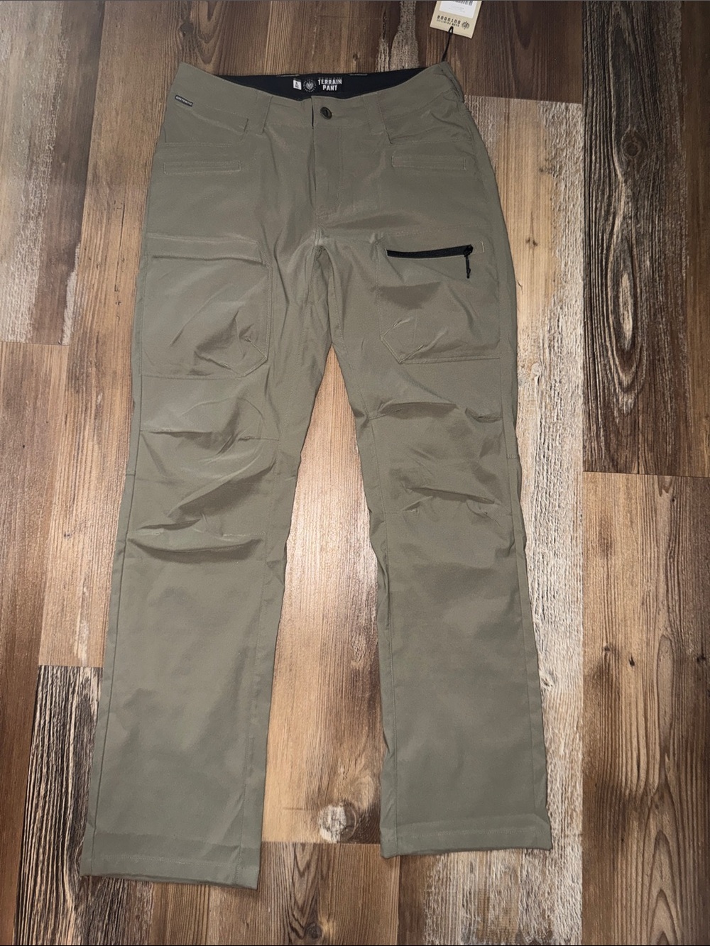 Women’s Born Primitive Olive Tactical Cargo Pants